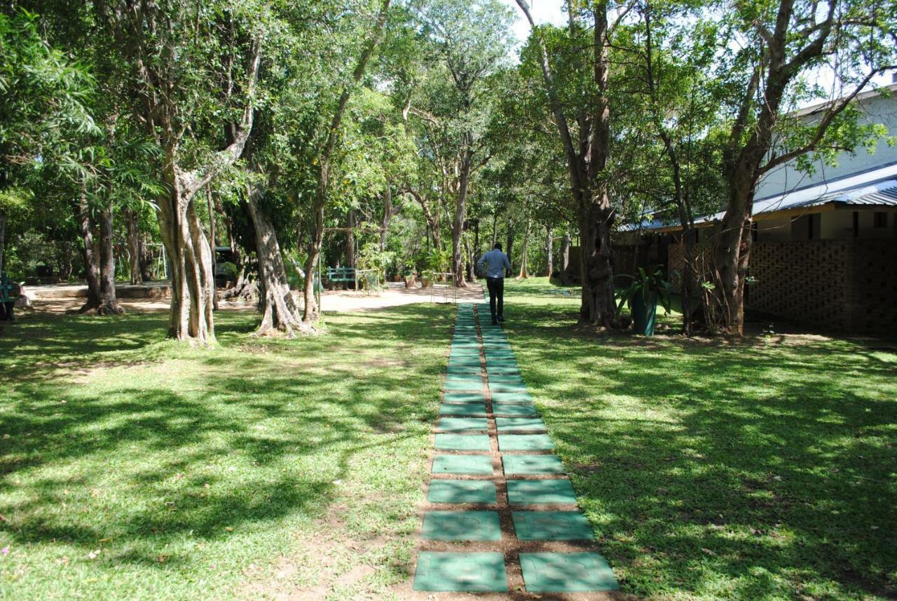 Giritale Hotel Polonnaruwa Ngoại thất bức ảnh